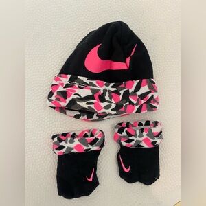 Nike infant girls Black and Pink Hat and Sock Set